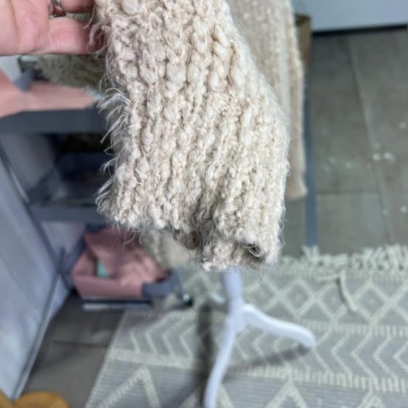 POL Eyelash Oversized Sweater in Oatmeal - Size M - Picture 3 of 9